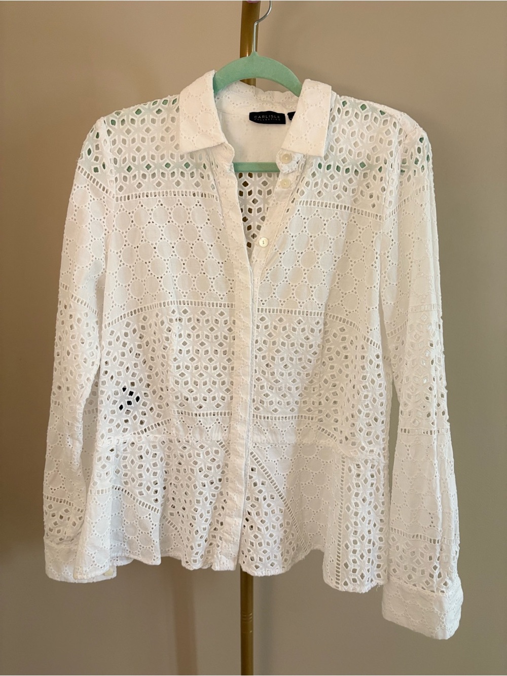 Carlisle Collection White Eyelet Button-Front Shirt
